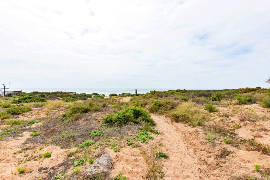 5 Bedroom Property for Sale in Golden Mile Western Cape